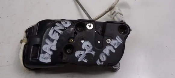 Suzuki Baleno EG Front door lock