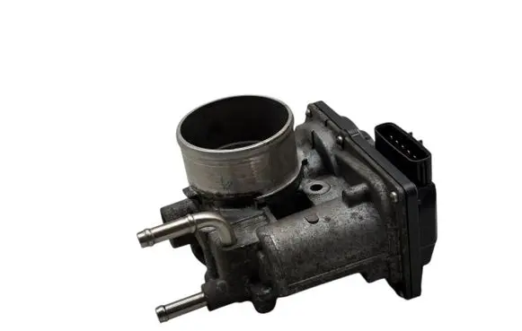Toyota Avensis T270 Throttle valve 261000R020 1K0701971 148010N18
