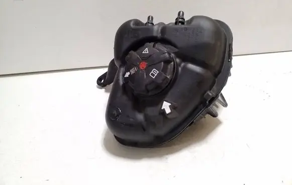 BMW i4 Coolant expansion tank/reservoir 7925641