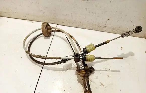Gear shift cable linkage
