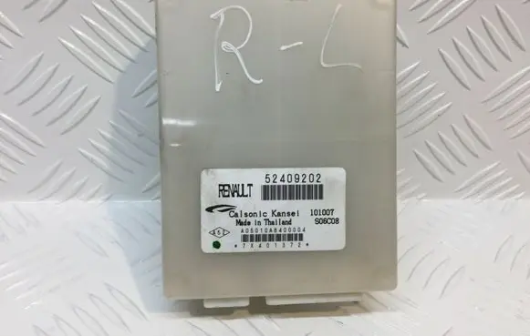 Renault Laguna III Door central lock control unit/module 52409202