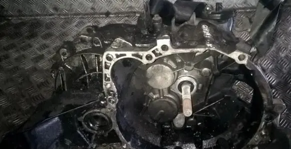Mitsubishi Carisma Manual 5 speed gearbox 1023625