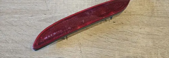 Chrysler Pacifica Rear tail light reflector 68230395AA