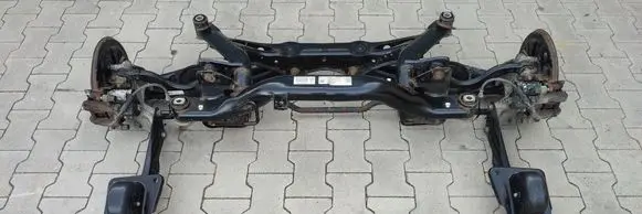 Volkswagen Tiguan Rear axle beam with reductor 5Q0505235j