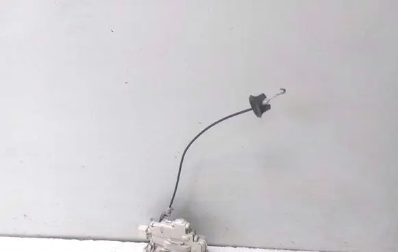Audi A4 S4 B7 8E 8H Front door lock 8E1837015