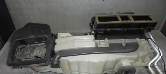 Volvo XC90 Interior heater climate box assembly housing P08693264
