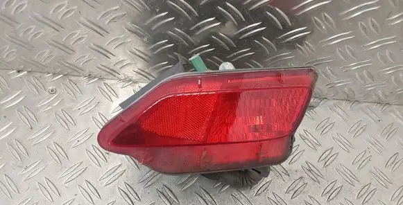 Toyota RAV 4 (XA40) Rear bumper light 
