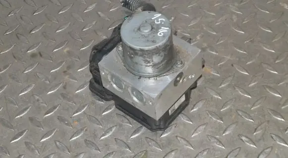 Jeep Grand Cherokee (WK) ABS Pump 6816430AB