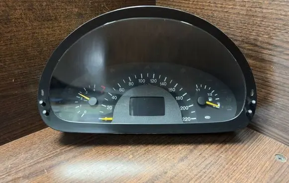 Mercedes-Benz Vito Viano W639 Speedometer (instrument cluster) 555000330002 6394460321