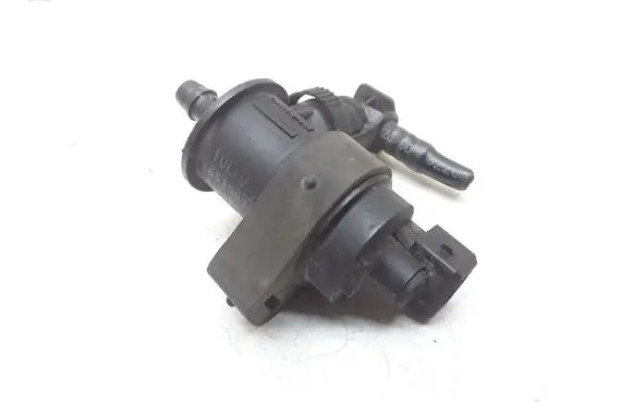 Volvo V70 Vacuum valve 8653909