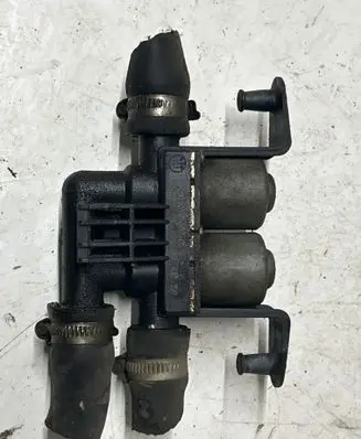 BMW 7 E65 E66 Coolant heater control valve 6906652