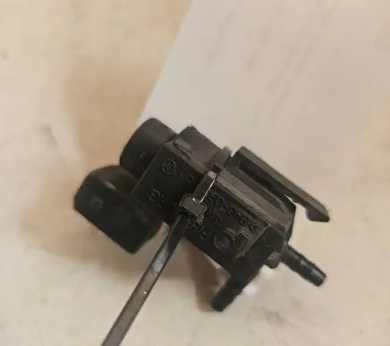 BMW 5 E60 E61 Turbo solenoid valve 70231800