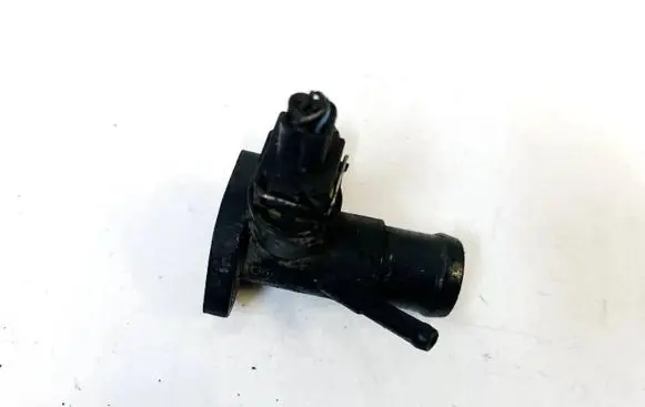 Volkswagen PASSAT B4 Engine coolant pipe/hose