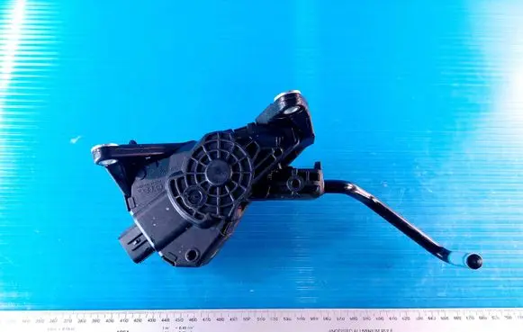 Toyota Sienna XL40 IV Accelerator pedal position sensor 7811006061 22236B1