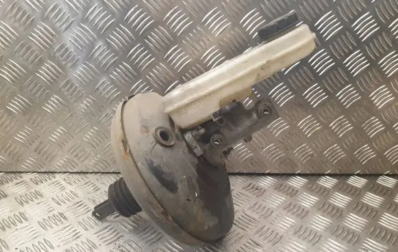 Mitsubishi Colt Brake booster