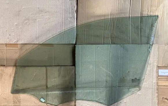 KIA Sorento Front door window glass four-door 43R000383 DOT748AS2M42