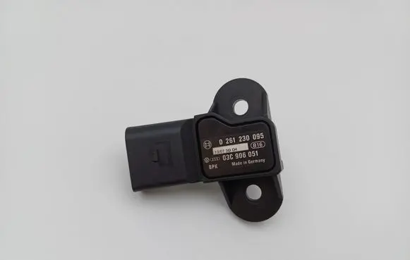 Volkswagen PASSAT B6 Air pressure sensor 03C906051 0261230095