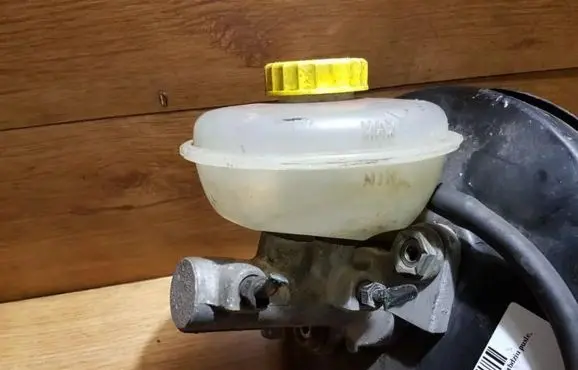 Audi A6 S6 C5 4B Master brake cylinder