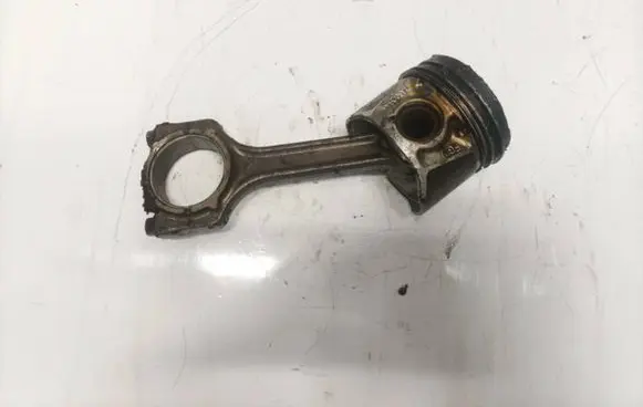 Fiat Idea Piston with connecting rod