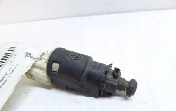 Renault Clio III Reversing light switch sensor 8200276361B