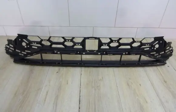 Audi A3 S3 8V Front bumper lower grill 8Y0807647D