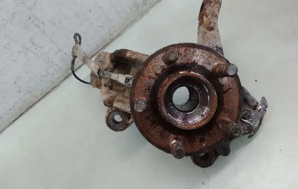 Front wheel hub