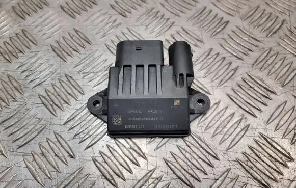 Mercedes-Benz R W251 Glow plug pre-heat relay A6429007801 E2110021041 15240039171