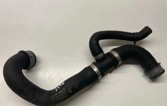 Mercedes-Benz E W211 Engine coolant pipe/hose 2115014682 A2115014682