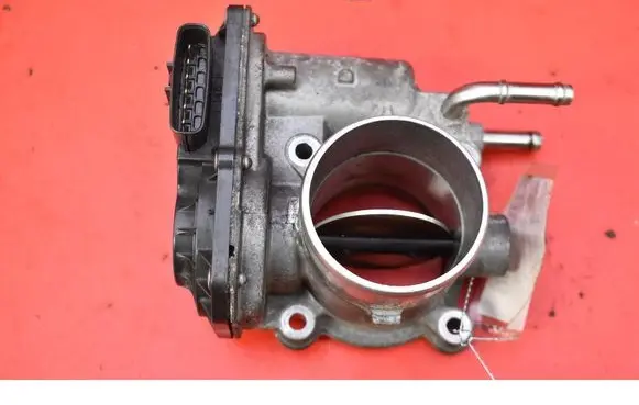 Toyota Avensis Verso Throttle body valve 26100-0R020