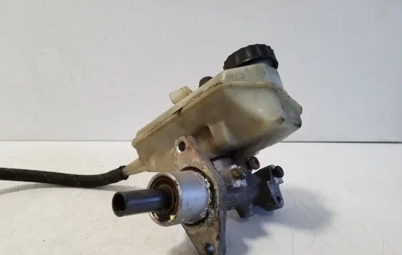 Volkswagen PASSAT B4 Master brake cylinder 03350882762