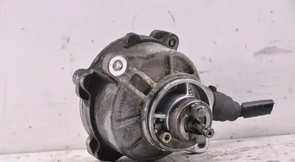 Mercedes-Benz Vito Viano W639 Vacuum pump A64623065