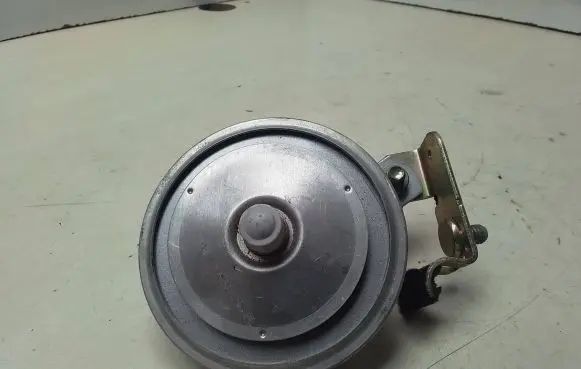 Volkswagen PASSAT B5.5 Horn signal 722367