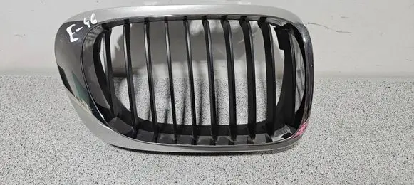 BMW 3 E46 Front grill 51138208672