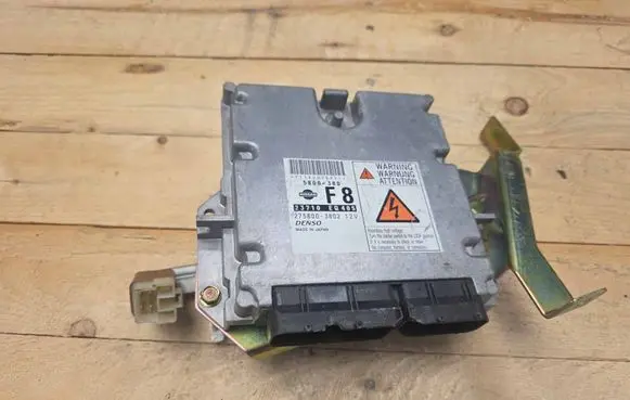 Nissan X-Trail T30 Engine control unit/module 23710EQ405