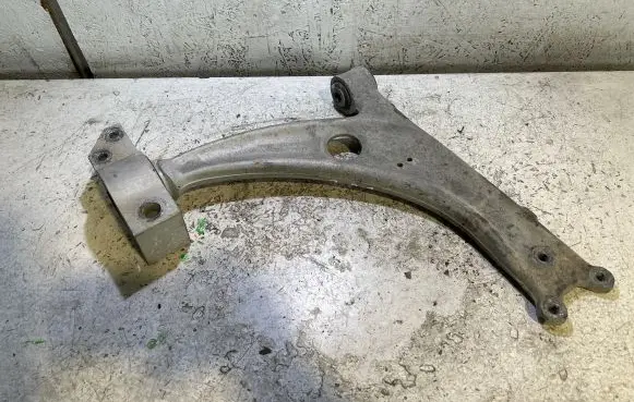Volkswagen PASSAT B6 Front lower control arm/wishbone