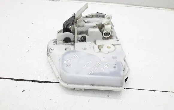 Mazda 6 Front door lock h76h78r1