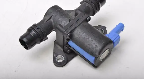 Citroen C4 III e-C4 Coolant heater control valve 9839741280