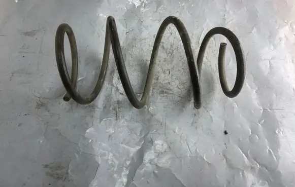 BMW 5 E39 Front coil spring