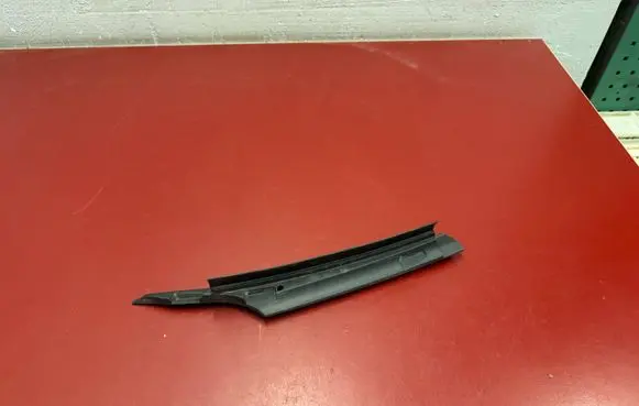 Tesla Model 3 Wiper trim 150493500A 150493300A 1504935