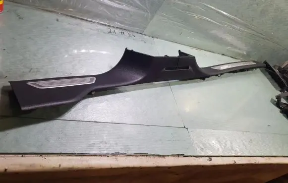 Volkswagen Touareg III Front sill trim cover 760853845