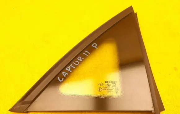 Renault Captur II Rear side window 833068884R 833060484R