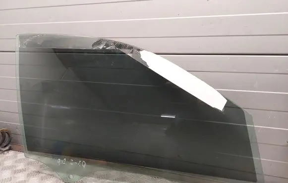 Audi Q3 8U Front door window glass four-door