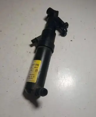 Mercedes-Benz A W169 Headlight washer spray nozzle A1698601247 0308011040