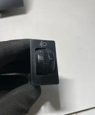 Toyota Corolla Verso AR10 Headlight level height control switch