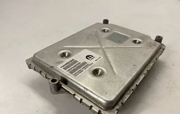 Jeep Grand Cherokee Engine control unit/module 68330924AA 68325564AG P68330924AA