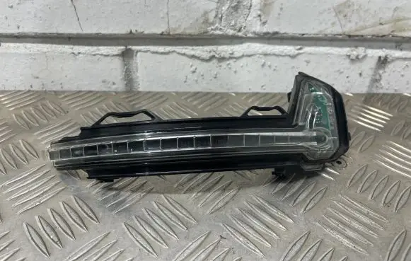 Volkswagen Tiguan Mirror indicator light 5NA949102A