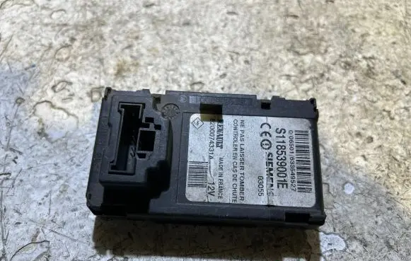 Renault Megane II Ignition key card reader 8200074331A S118539001E