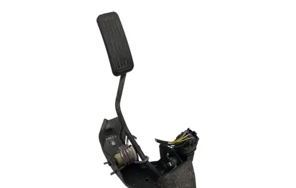 Toyota Avensis T250 Accelerator throttle pedal 7811135030