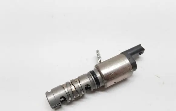 Skoda Fabia Mk3 (NJ) Camshaft vanos timing valve 04E906455D