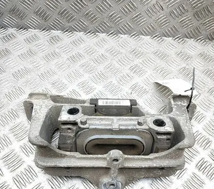 Mercedes-Benz CLA C117 X117 W117 Engine mount bracket A2462402617